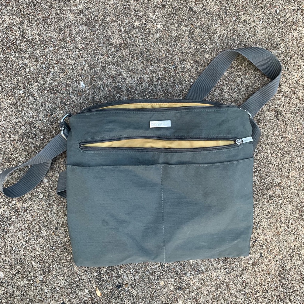 Baggallini bag